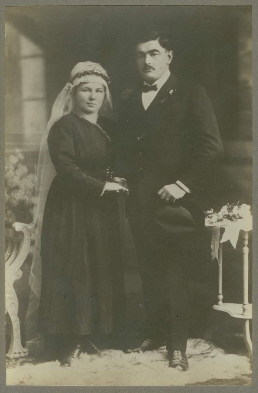 Foto & Immagini: Foto: Hochzeitspaar, um ca. 1900-1920 – Usato da Oberriet SG venduto da Manick 1