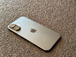 iPhone 16 (128 GB) in Schwarz