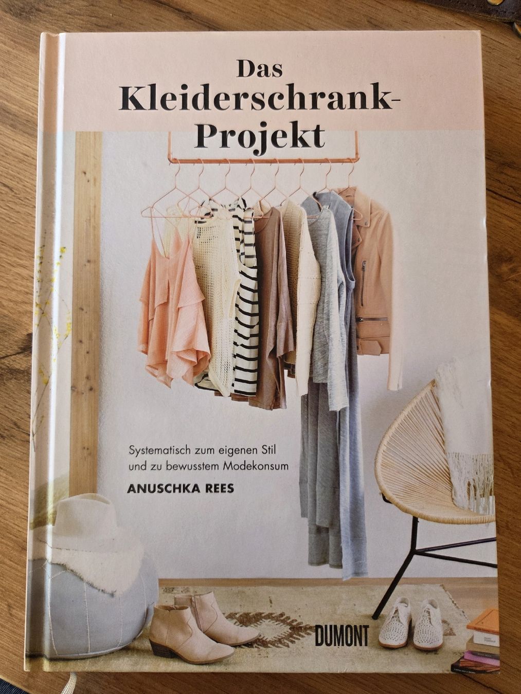 Libri: Das Kleiderschrank-Projekt von Anuschka Rees Buch – Usato da Dallenwil venduto da Lea567