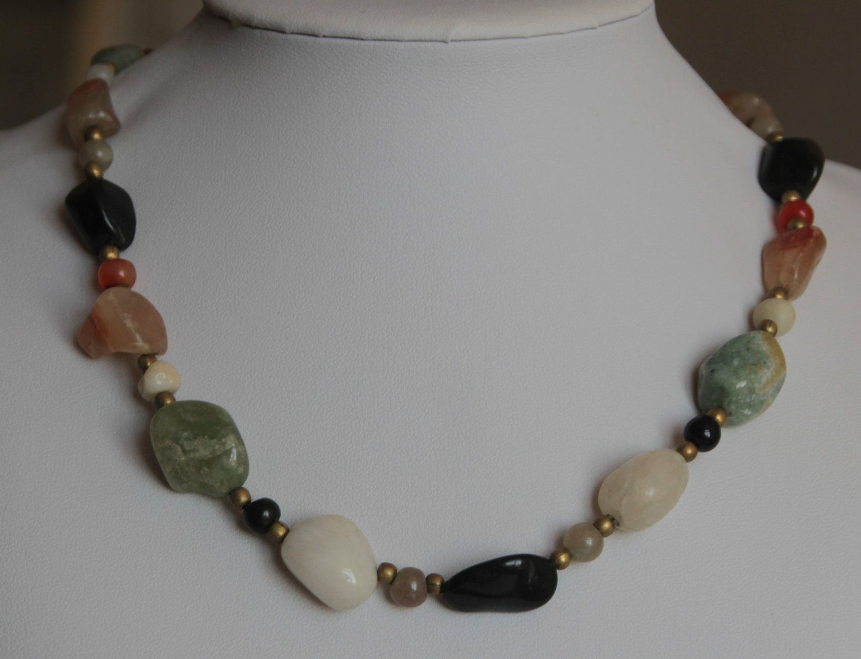 Catenine: AUS NACHLASS: Multi Color Edelstein Schmuck Kette Collier – Usato da Matten b. Interl venduto da EdelsteineInterlaken