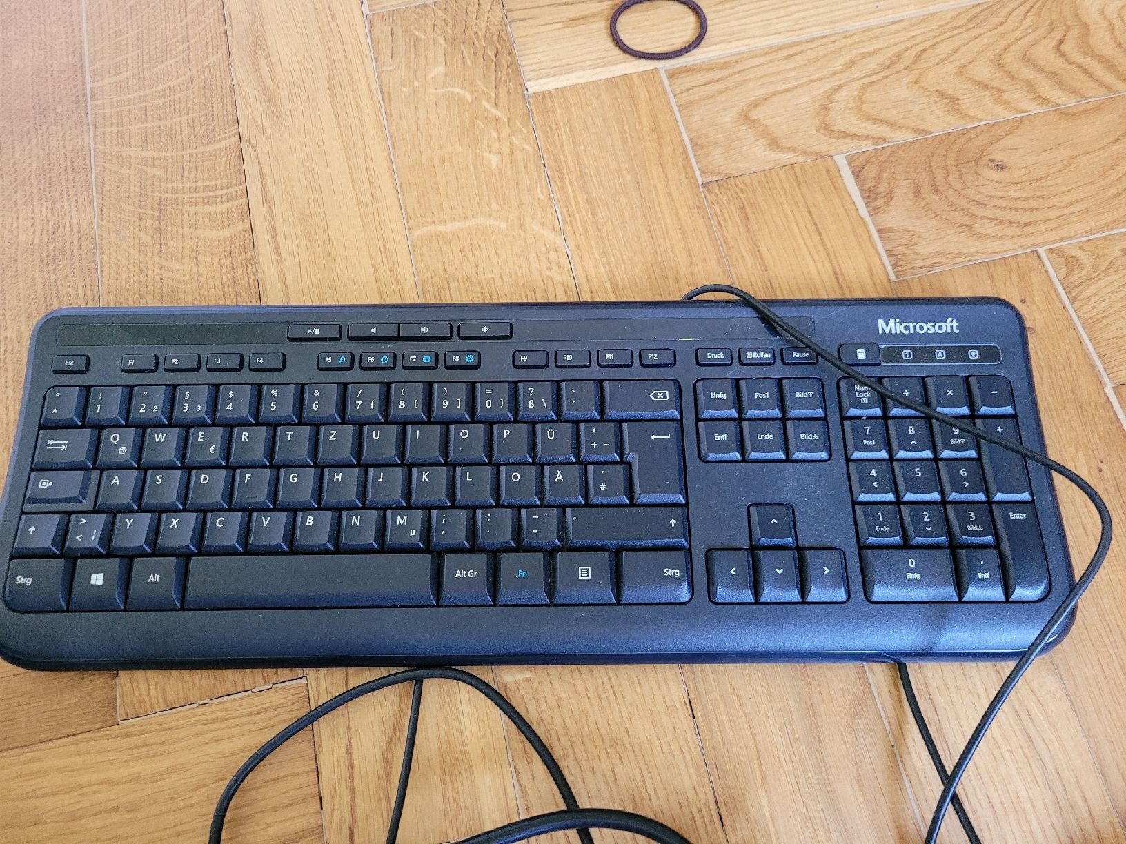 Tastiere: Tastatur, Headset, Maus und Netzteil – Usato da Genève venduto da inu_ln6m 2