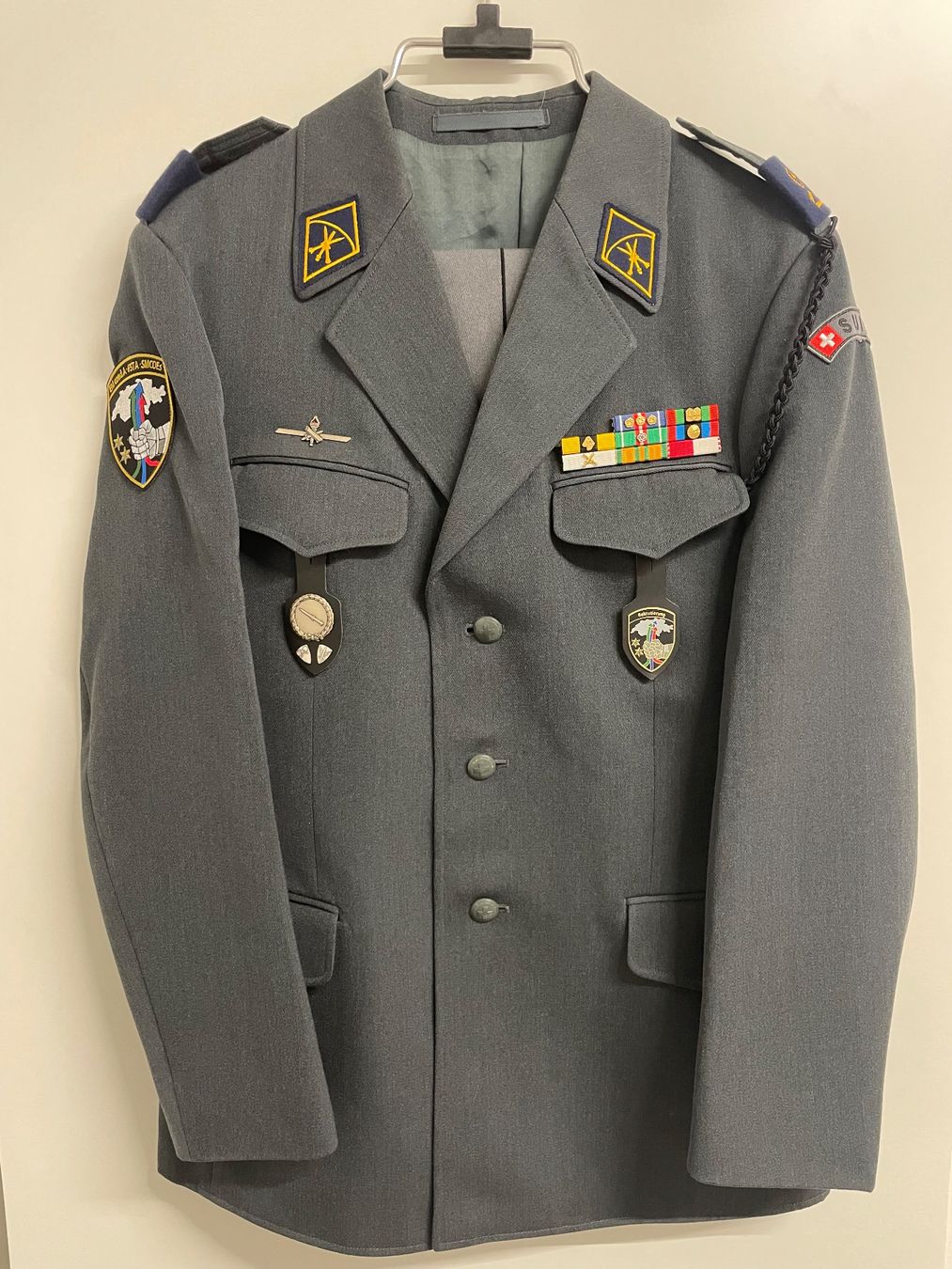 Schweizer Armee Uniformen: Uniform Schweizer Armee – Gebraucht aus Basel von OrdenMax