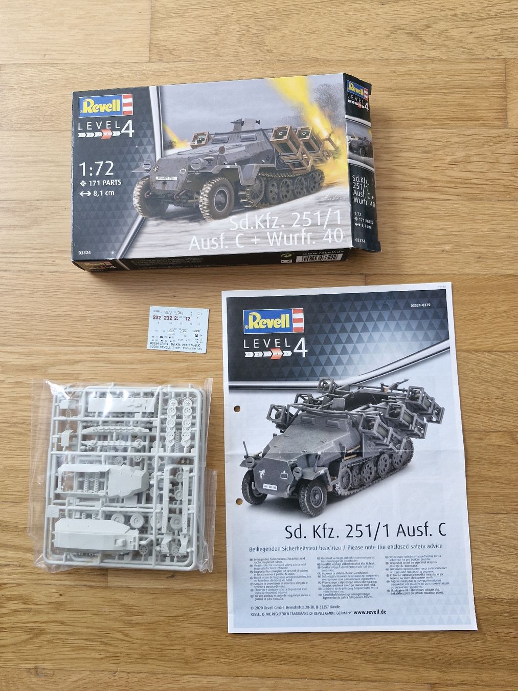 Revell Kit di modellismo & Modellini statici: Revell Sd.Kfz 251/1 Ausf. C – Usato da Rothenburg venduto da Emmii_96