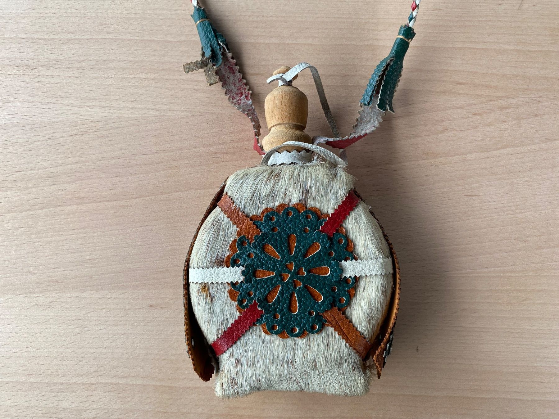 Glocken & Treicheln: schöne ungarische Hirtenflasche / Feldflasche – Gebraucht aus Feldbach von Olive1 4