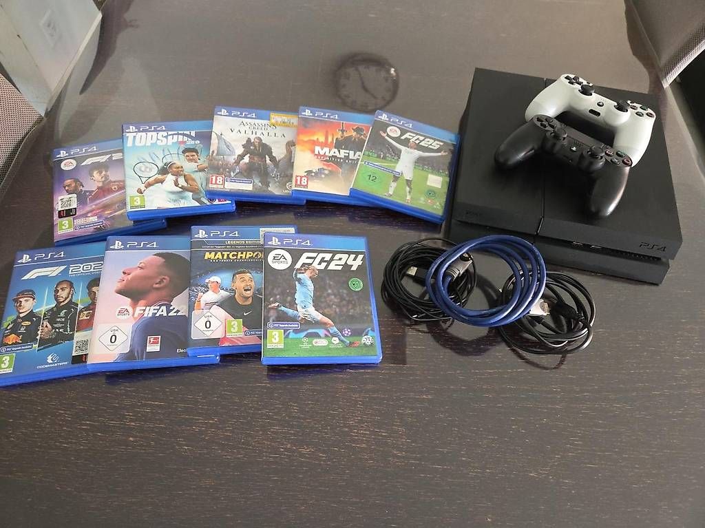 Consoles: Sony PS4 Komplettset + 2 Controller + 9 Spiele – D'occasion à Wallisellen par led_dk26