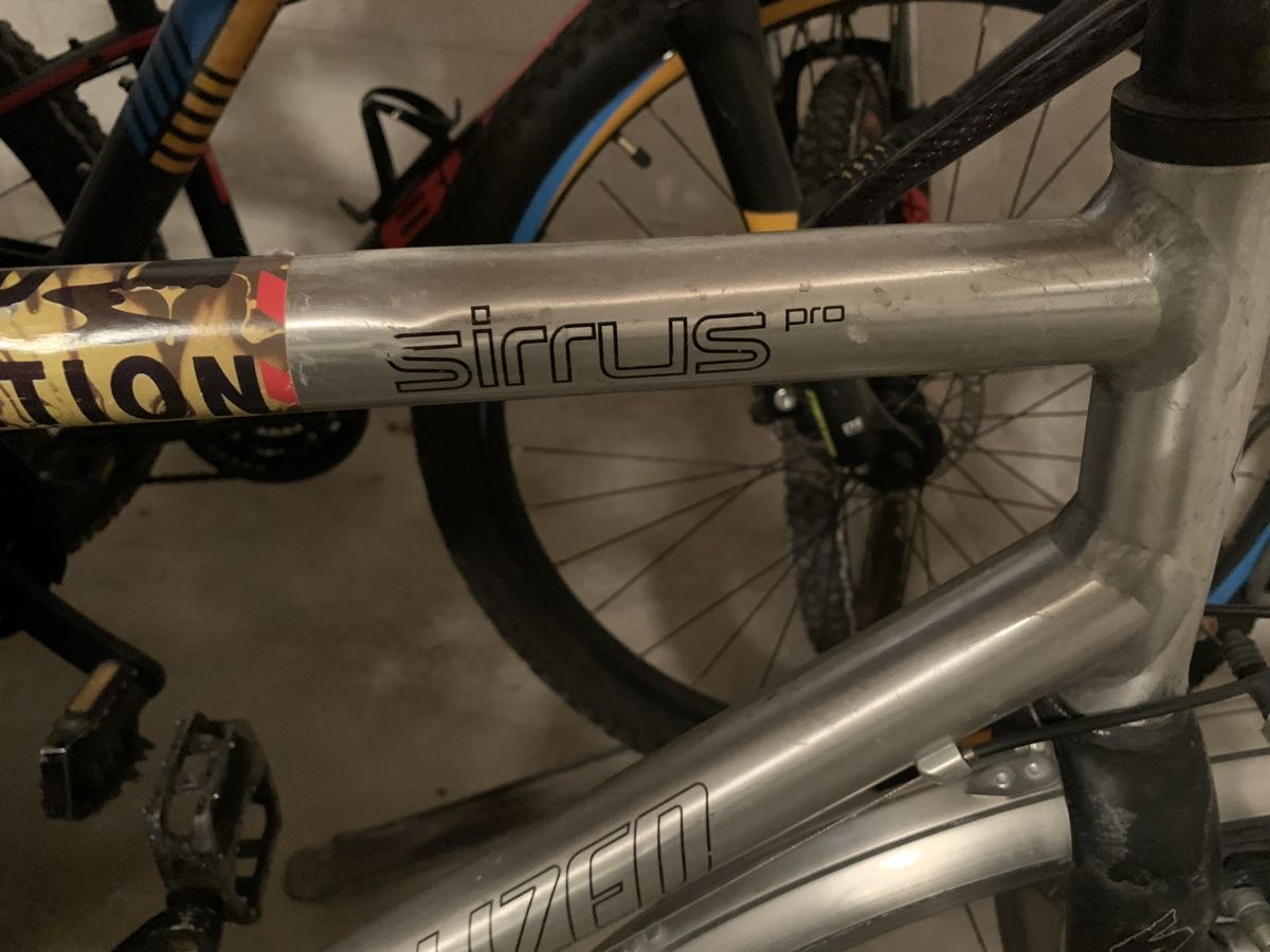 Specialized Biciclette: specialized sirrus pro road bike – Usato da Ostermundigen venduto da lucy.walsh 1