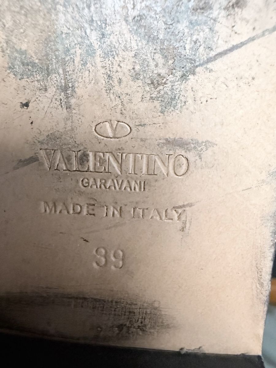 Valentino Herrenschuhe: Bottines Valentino Garavani noir  39 – Gebraucht aus Courgevaux von auxtrouvailles 3