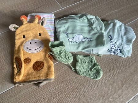 neues Set für ein Baby Gr. 56 "Giraffe"