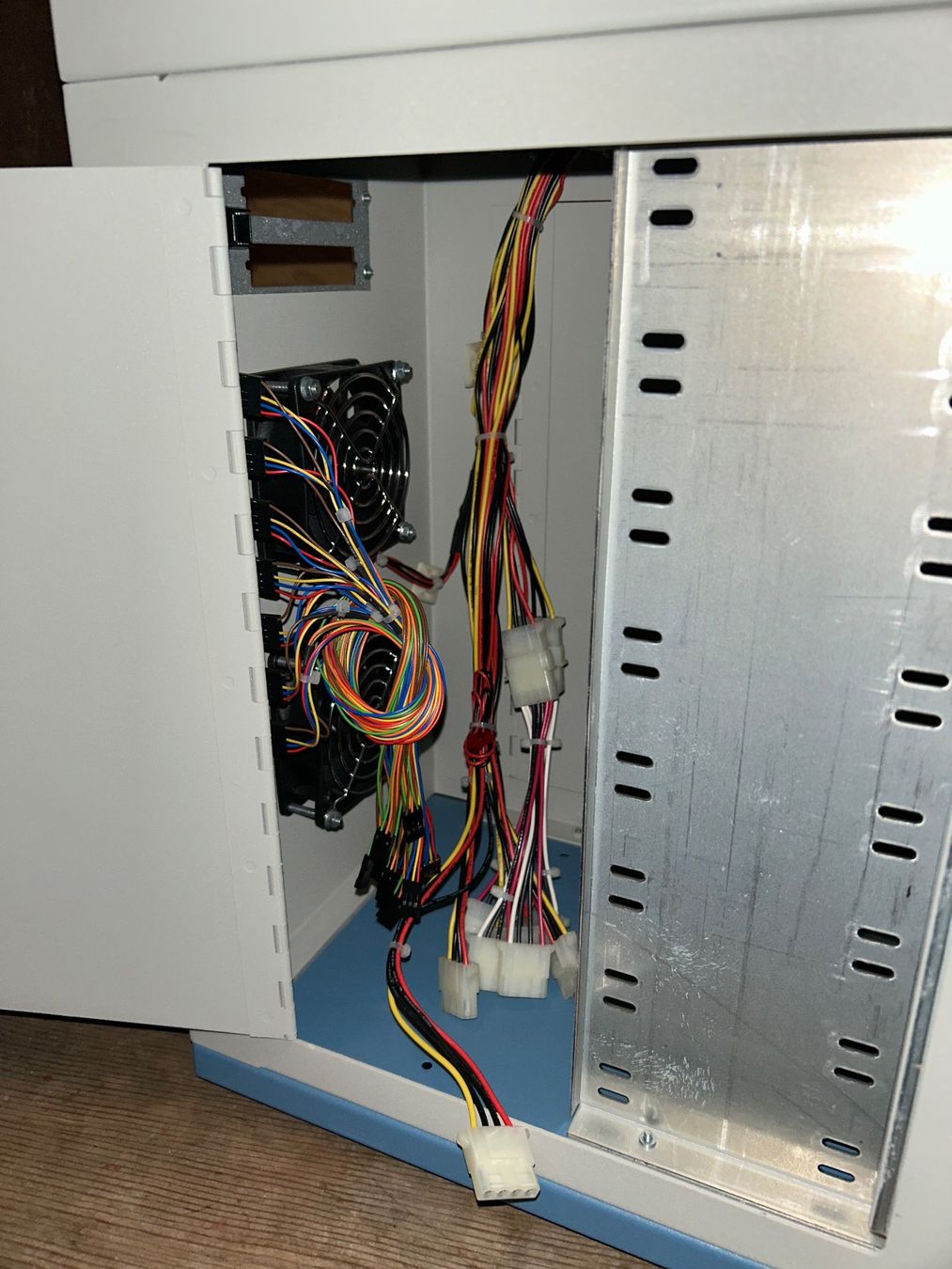 Gehäuse: Externes Festplatten-Erweiterungsgehäuse – Neu (gemäss Beschreibung) aus Zürich von LuZ_8005 2