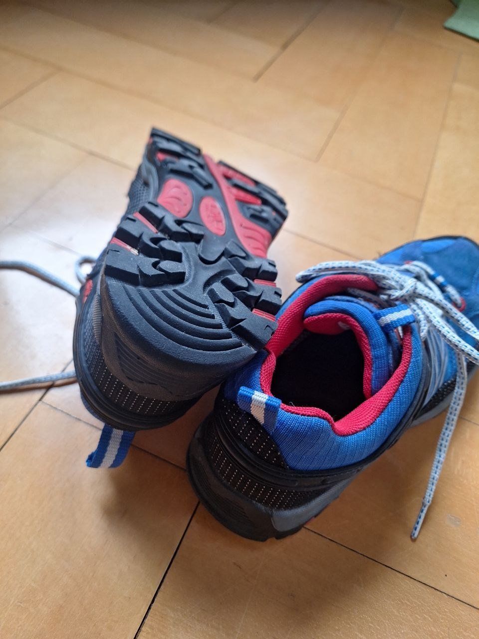 CMP Chaussures garçon: CMP Kinder-Wanderschuhe Gr. 38 – D'occasion à Bern par zizzerzazzer 2