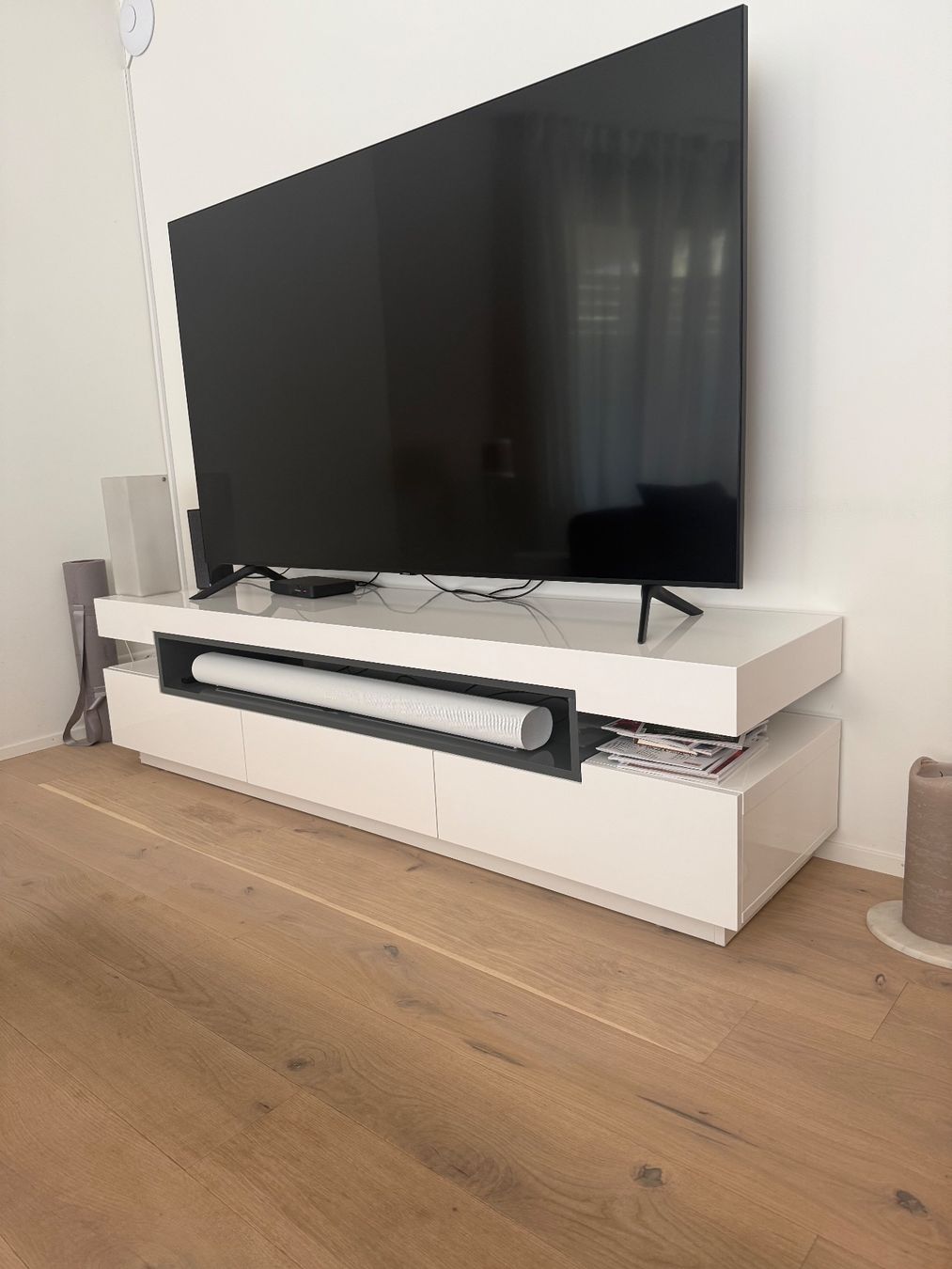 Mobili TV: Wunderschönes Lowboard Westwing – Usato da Zürich venduto da newyork2013