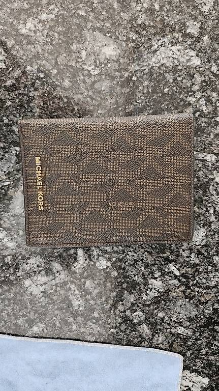Portamonete: Borsellino Michael Kors – Usato da novazzano venduto da remolabarca1 1