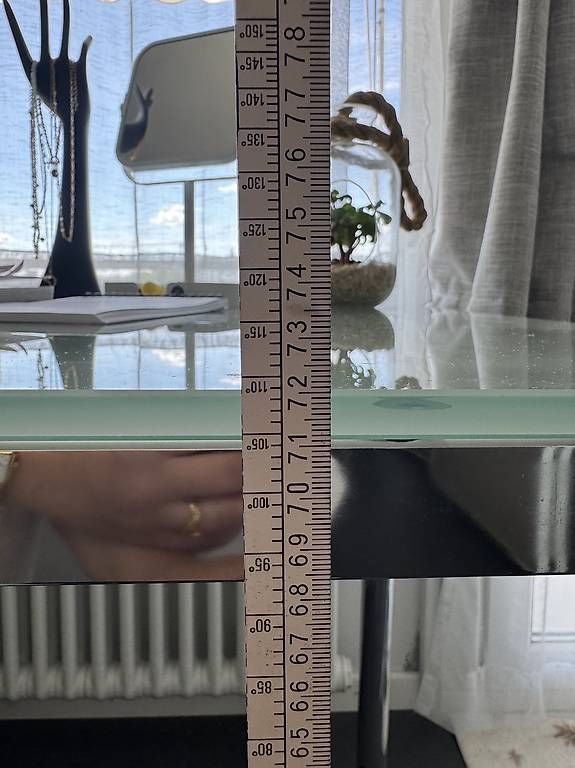 Schreibtische: Glastisch – Gebraucht aus Zürich von lauraumiker 3