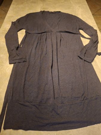 Robe longues manches col en V taille XL marque Sister's More