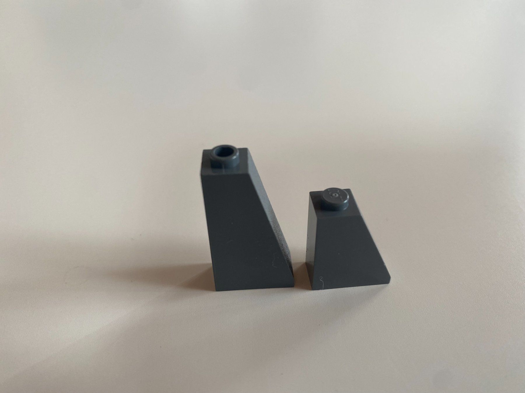Lego Giocattoli: LEGO - GRAUE - SCHRÄG - STEINE – Usato da Gelterkinden venduto da ajdt4 1
