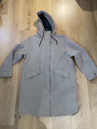 Zara Rain Coat - Stylish and practical for Autumn days!