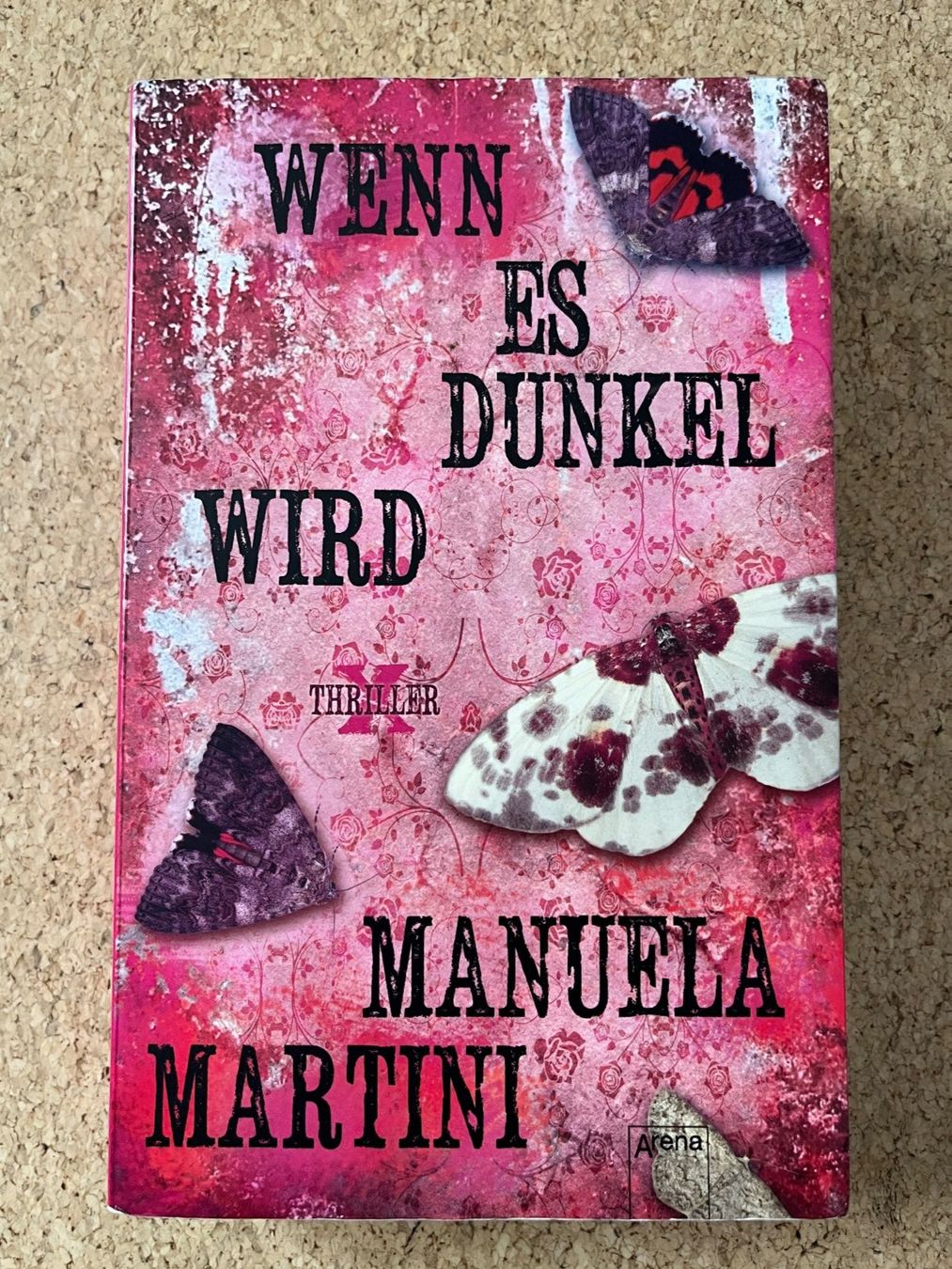 Libri: Taschenbuch "Wenn es dunkel wird", Manuela Martini – Usato da Grosswangen venduto da Vita500