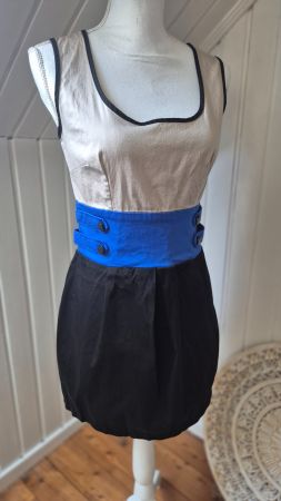 SELECT  🖤🤍💙  etui color block kleid  /  Grösse 14 ( 40 )