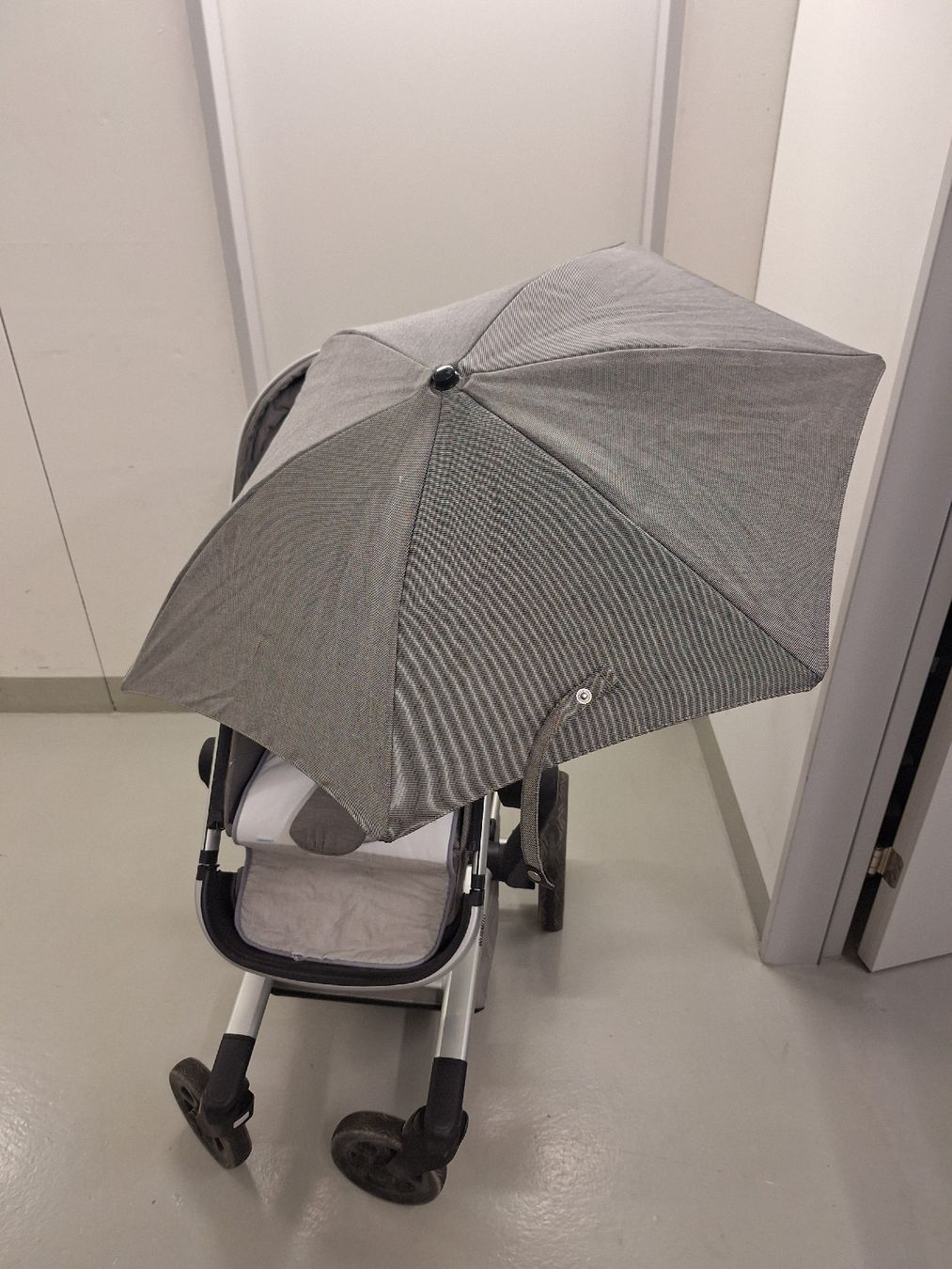 Joolz Carrozzine: Kinderwagen Joolz Day2 – Usato da Dällikon venduto da Sonnenblume-111 7