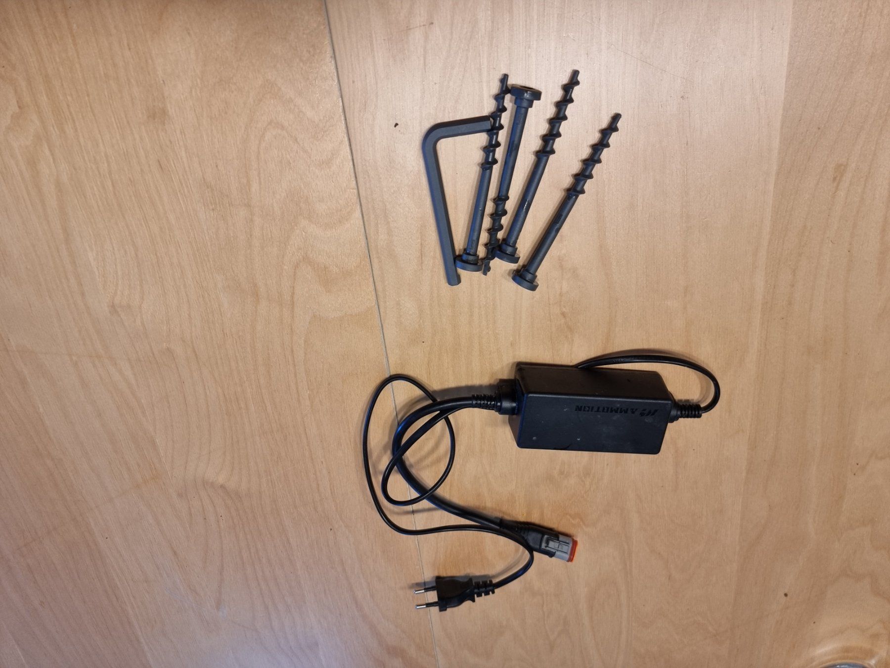 Mammotion Tagliaerba: Mammotion Luba Mini Ladestation – Usato da Werdenberg venduto da mgal6250 4