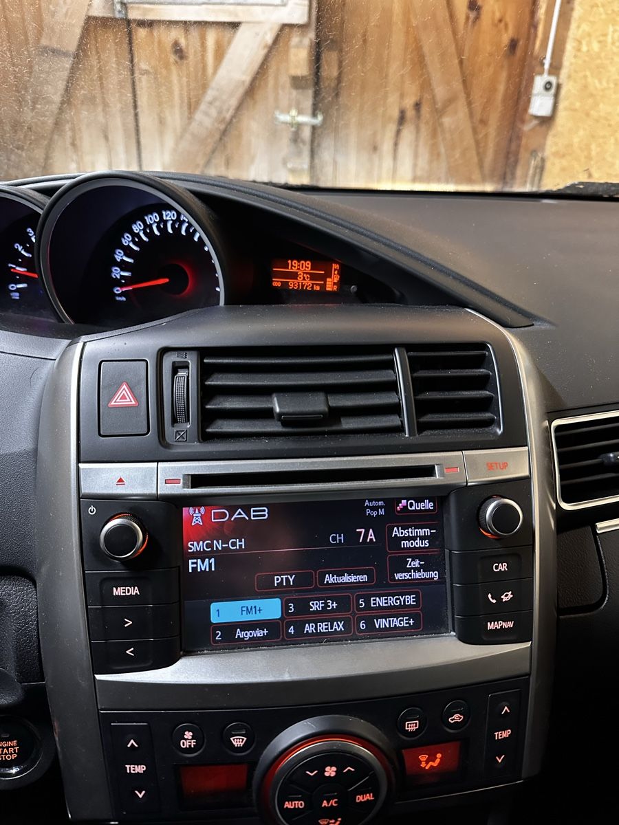 Toyota Automobili: Toyota Verso 2.2 D-CAT 7 Plätzer – Usato da Rüschegg Gambach venduto da Monkey_Mario 5