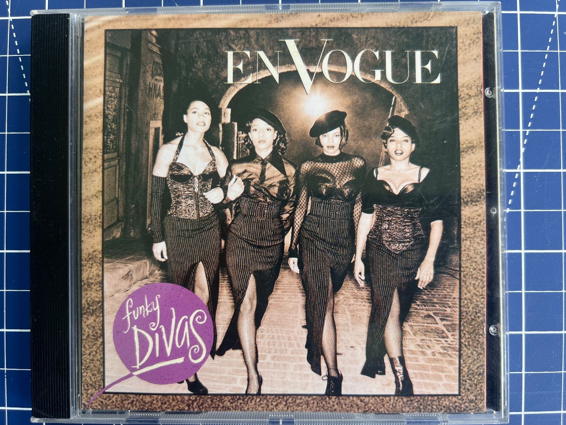 CD: En Vogue – Funky Divas – Usato da st.gallen venduto da sophiephie