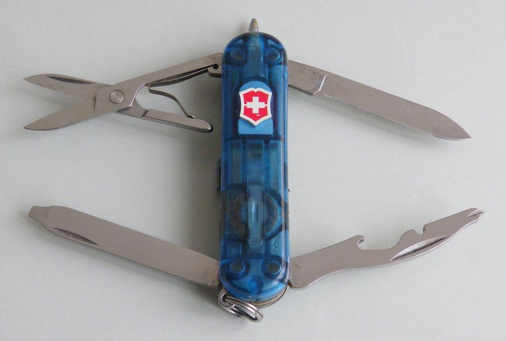 Victorinox Classic Midnite Manager Sapphire Taschenmesser | Kaufen auf ...