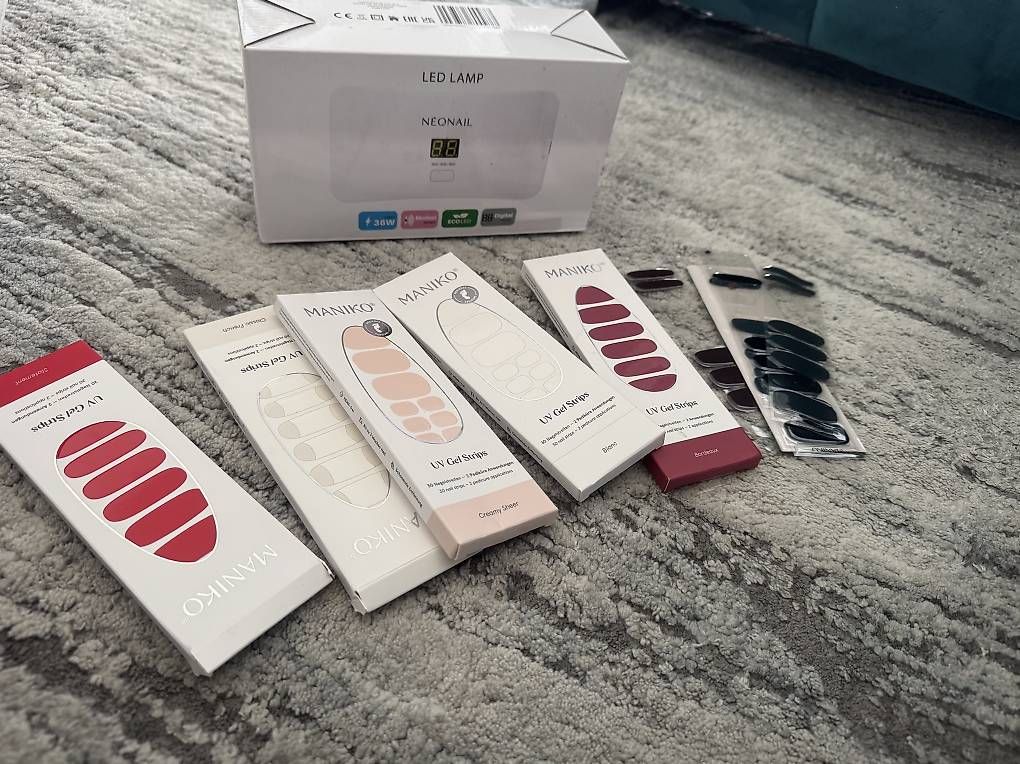 Unghie finte: Nagellampe Neo mit Maniko Strips – Usato da Weiach venduto da cor_2sss 3