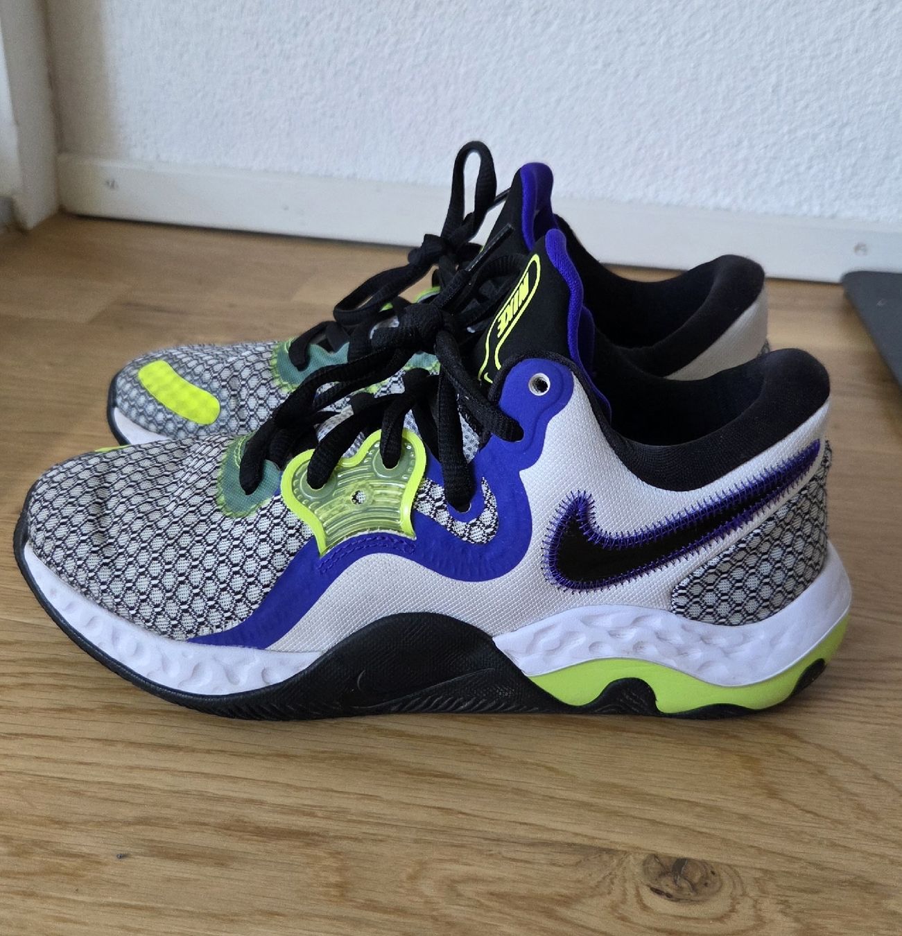 Nike Scarpe da uomo: Nike Sneakers – Usato da Zug venduto da opo_cy5d