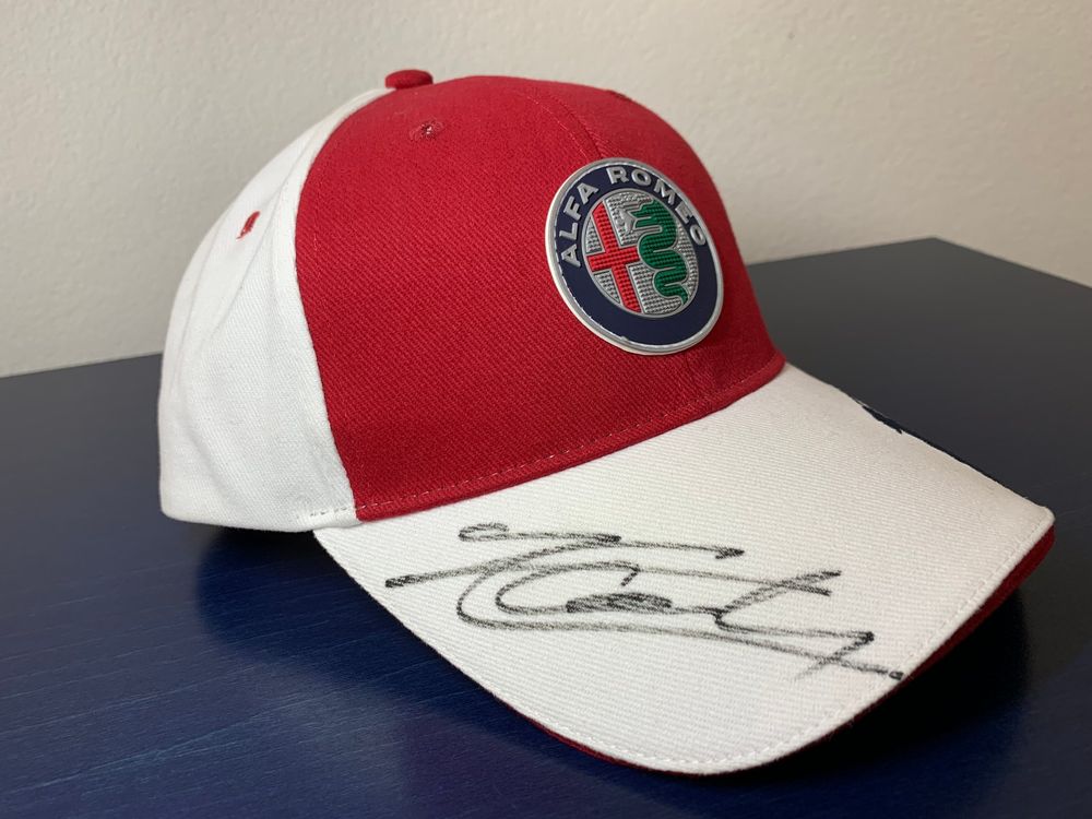 Casquette dédicacée par Michael SCHUMACHER - Clicpublic.be, les ventes