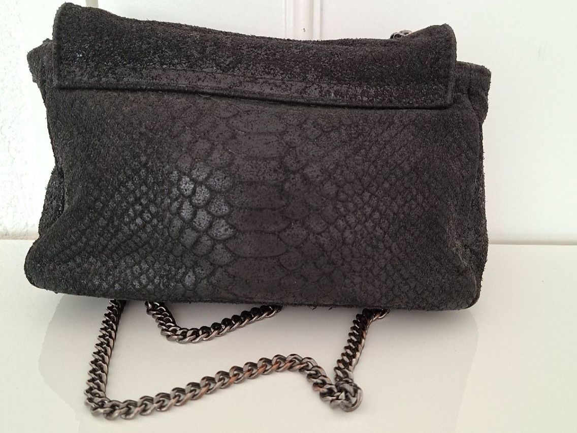 Taschen für Damen: Sac italien en cuir noir effet python à chaîne – Gebraucht aus Lutry von Sim_Sta 1