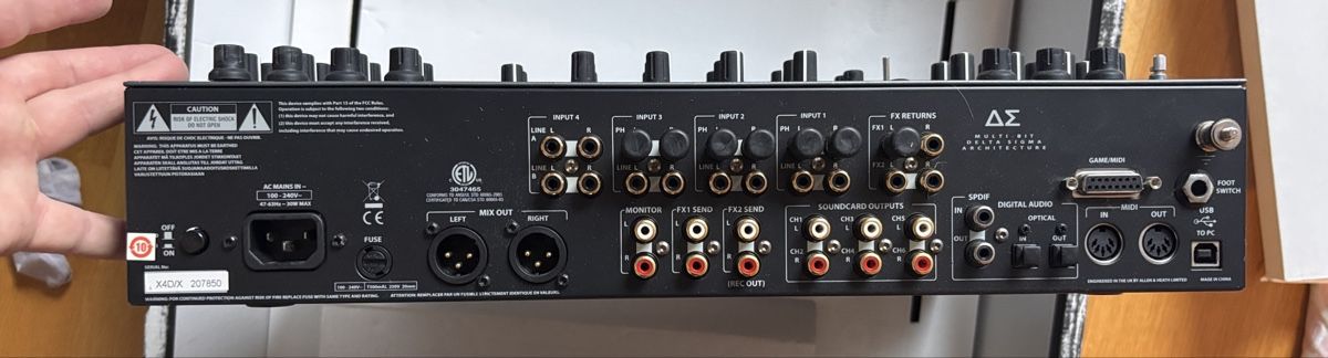 Allen & Heath Console di mixaggio: DJ Controller allen heath xone 4d top zustand – Usato da Romanshorn venduto da Mahawi 1