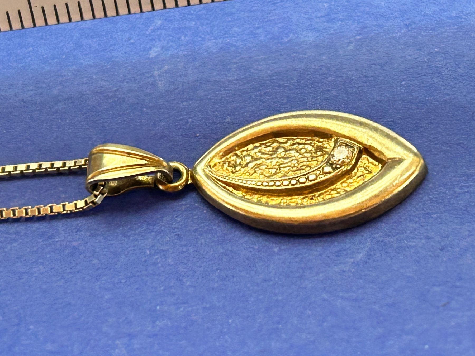 Ciondoli: Kette vergoldet + Mandelform Anhänger – Usato da Laufen venduto da Bellavitaboom 4