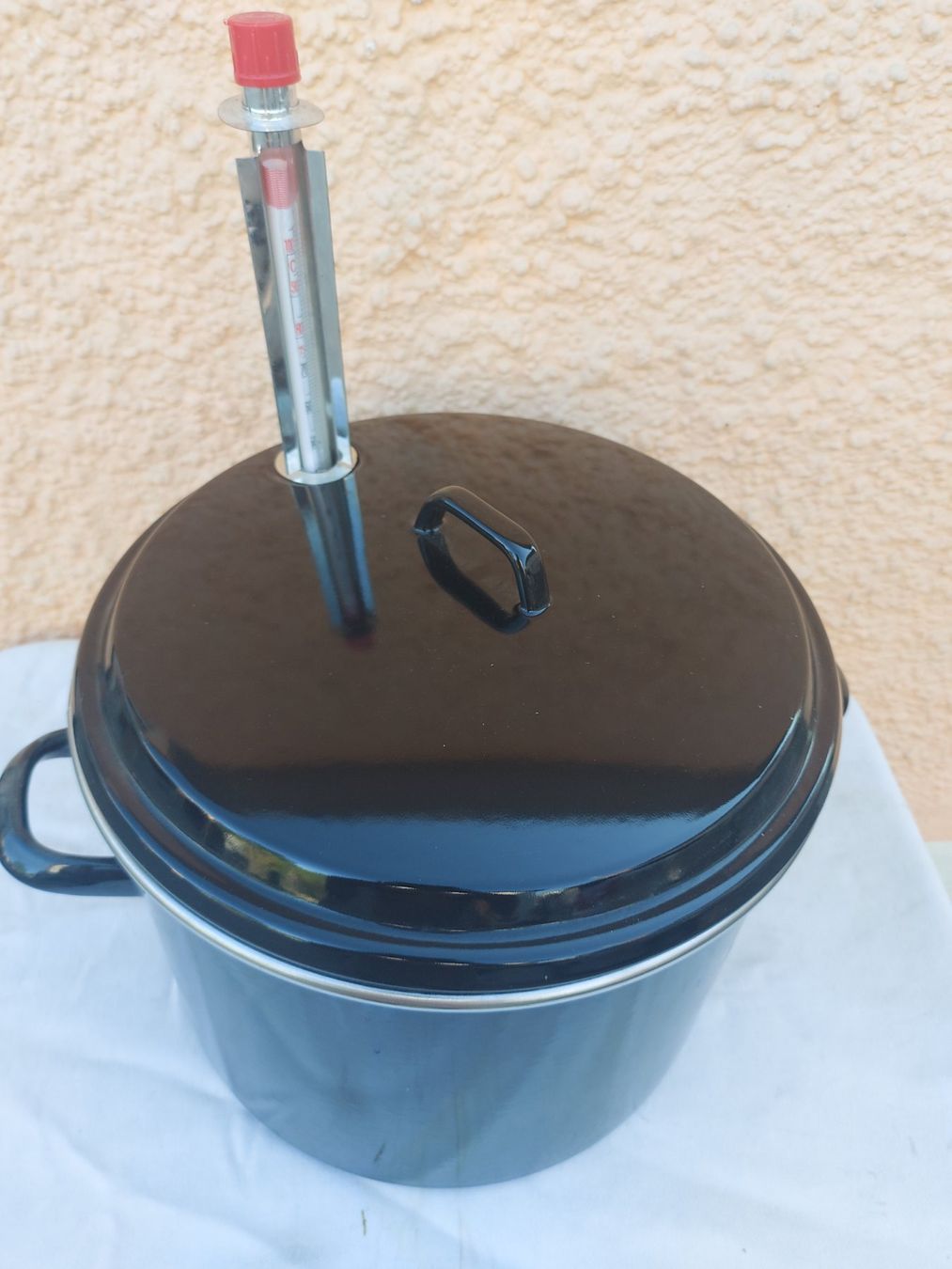 Töpfe: Einkochtopf; Schwarzer Kochtopf mit Thermometer 35cm – Neu und originalverpackt aus Rheinau von profitronic.shop 1