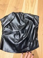 Schwarzes Kunstleder Top, ideal für den Ausgang, S