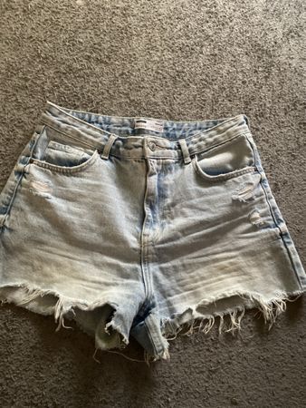 Jeans-Shorts Bershka Mom Slim Grösse EUR 38 guter Zustand