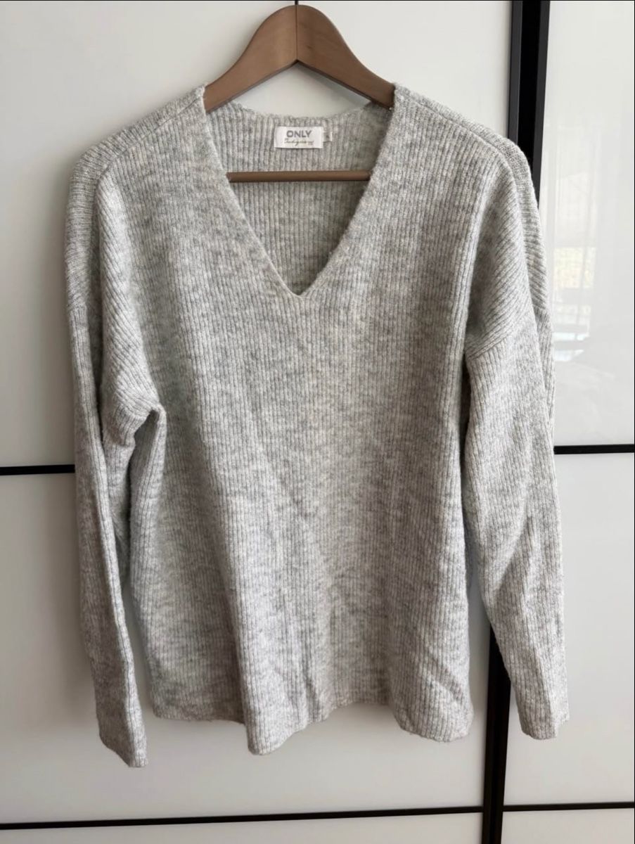 Only Maglioni & Felpe: Damen Pullover Only V-Ausschnitt grau gerippt Grösse XL – Usato da Pratteln venduto da ren_mc9r