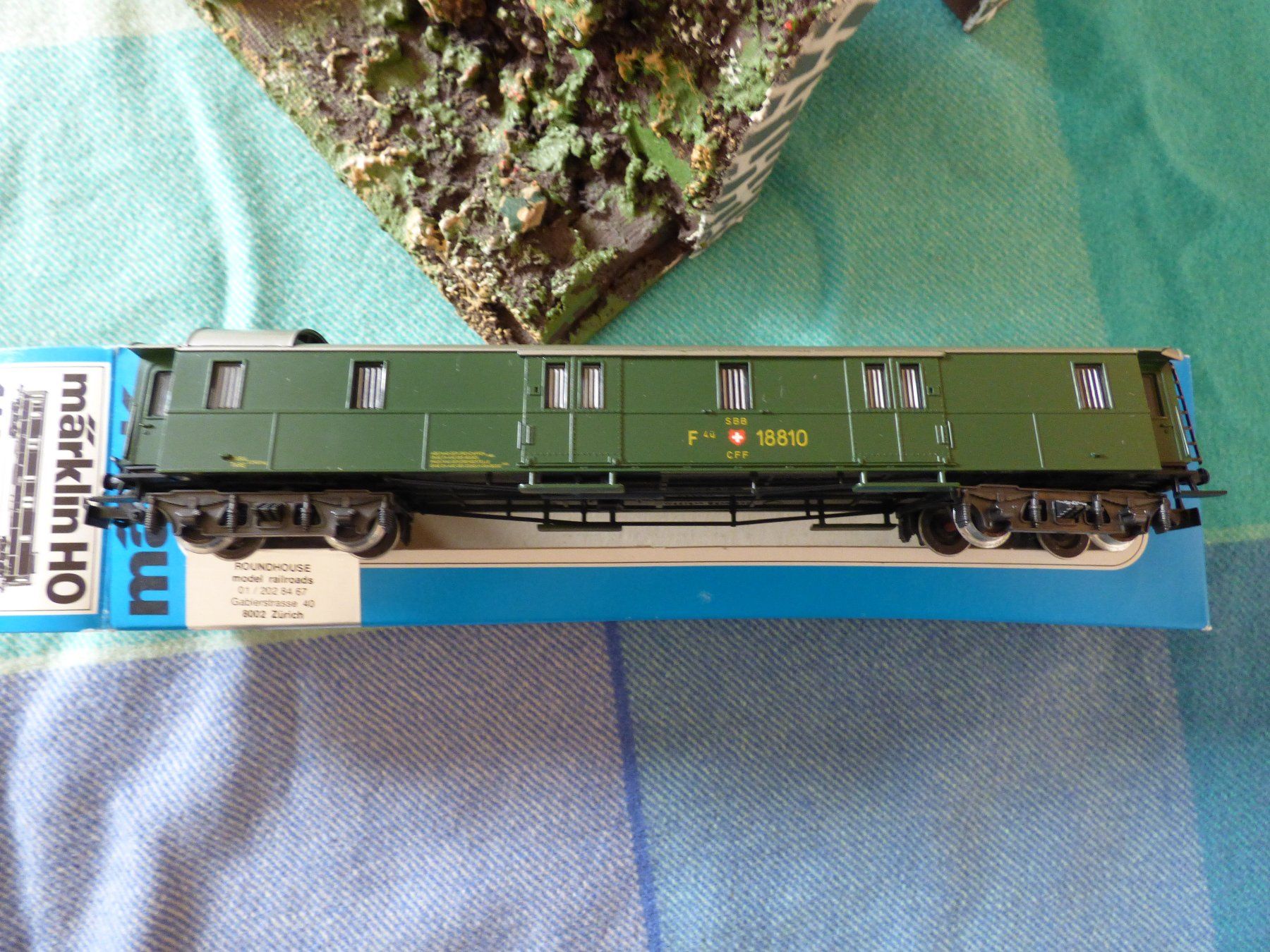 Märklin Modellini di ferrovie: Nostalgie-Tunnel & SBB-Postwagen (Märklin) – Nuovo (secondo la descrizione) da Zürich venduto da Goulliver 1