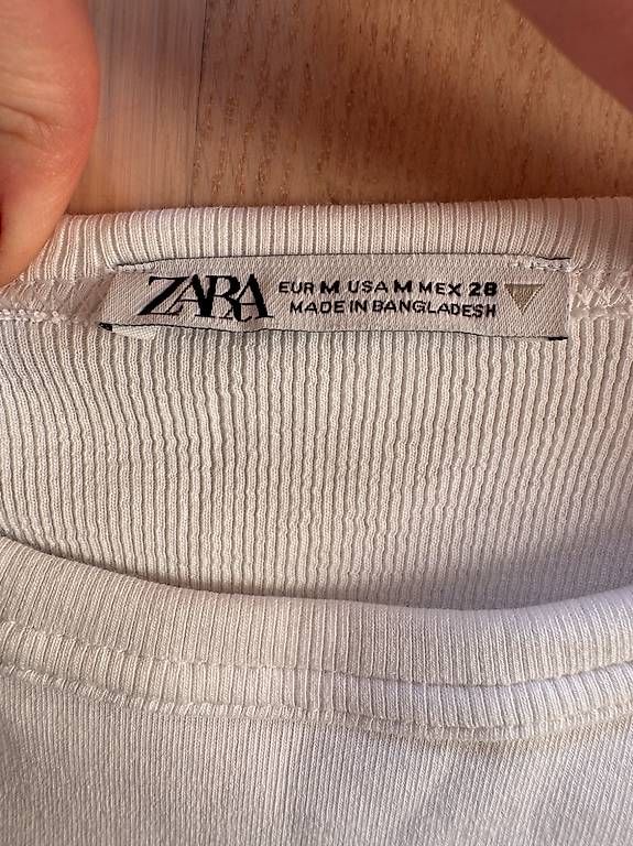 Zara T-shirt: Weisses Zara Oberteil – Nuovo (secondo la descrizione) da Arlesheim venduto da dan_vv9f 2