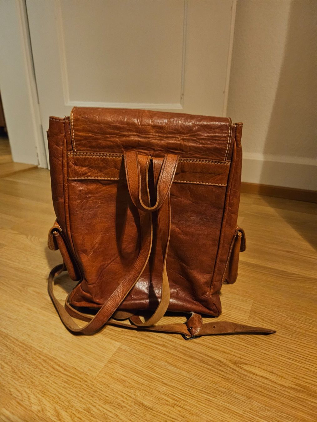 Zaini: Wunderschöner Vintage Lederrucksack aus Marokko – Usato da Zürich venduto da Rivkah 7