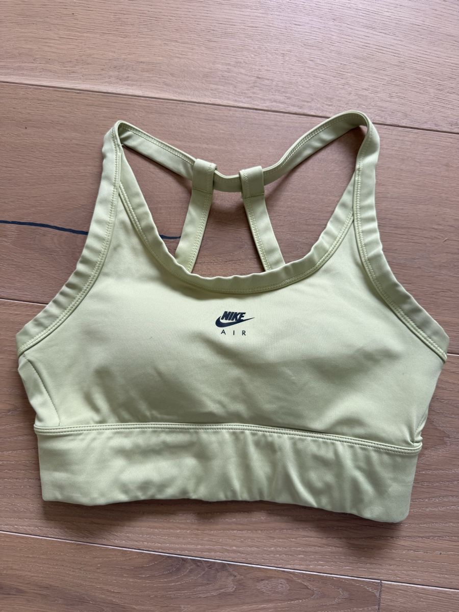 Nike Top: Sport BH – Usato da Zürich venduto da jul_5t9s 2