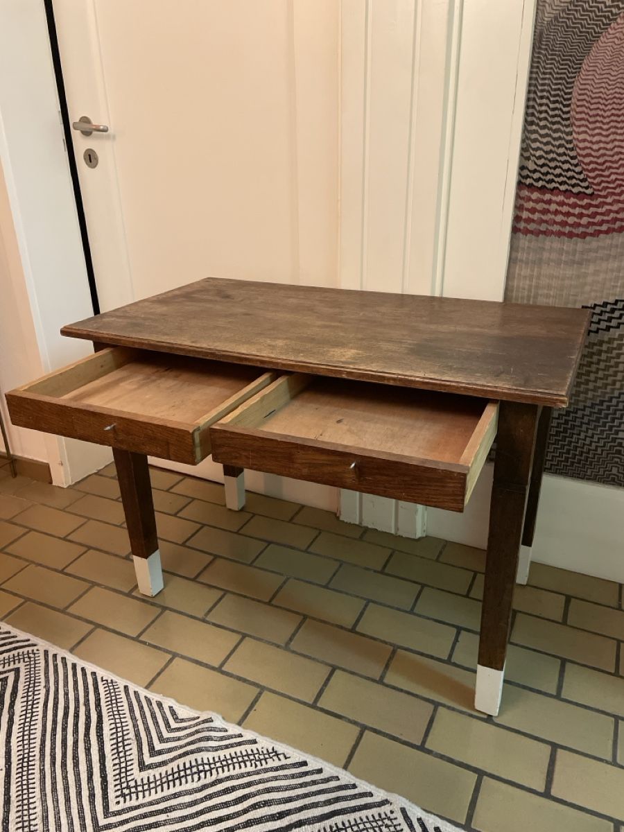 Tables: Kleiner Holztisch – D'occasion à Zürich par len_n9nj 2