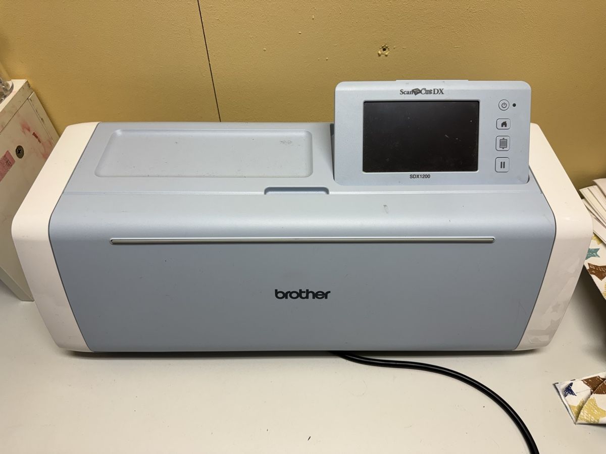 Tutte le macchine: Brother scan cutDX SDX1200 – Usato da Näfels venduto da sibylleli 1