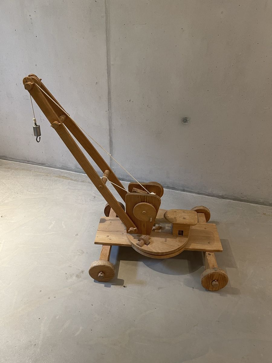 Giocattoli: Grosser Holz Kran, Spielzeug – Usato da St. Gallen venduto da fundstaette 1