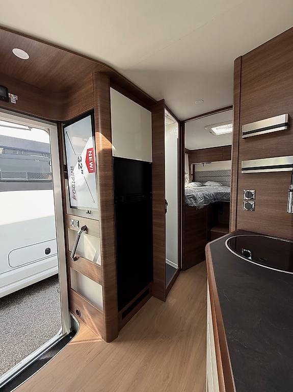 Veicoli da campeggio: Rapido Serie 80dF ALKO 8066 dF – Usato da Langenthal venduto da Reisemobil01 3