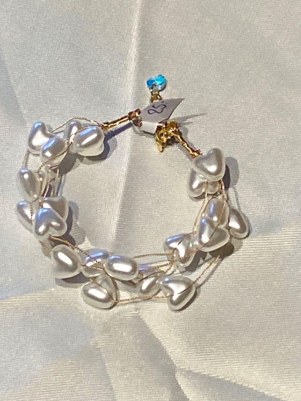 Armbänder & -reifen: PERLEN HERZEN ARMBAND-PEARL -WEISS – Neu und originalverpackt aus Meienried von ManuelaBoutique 1