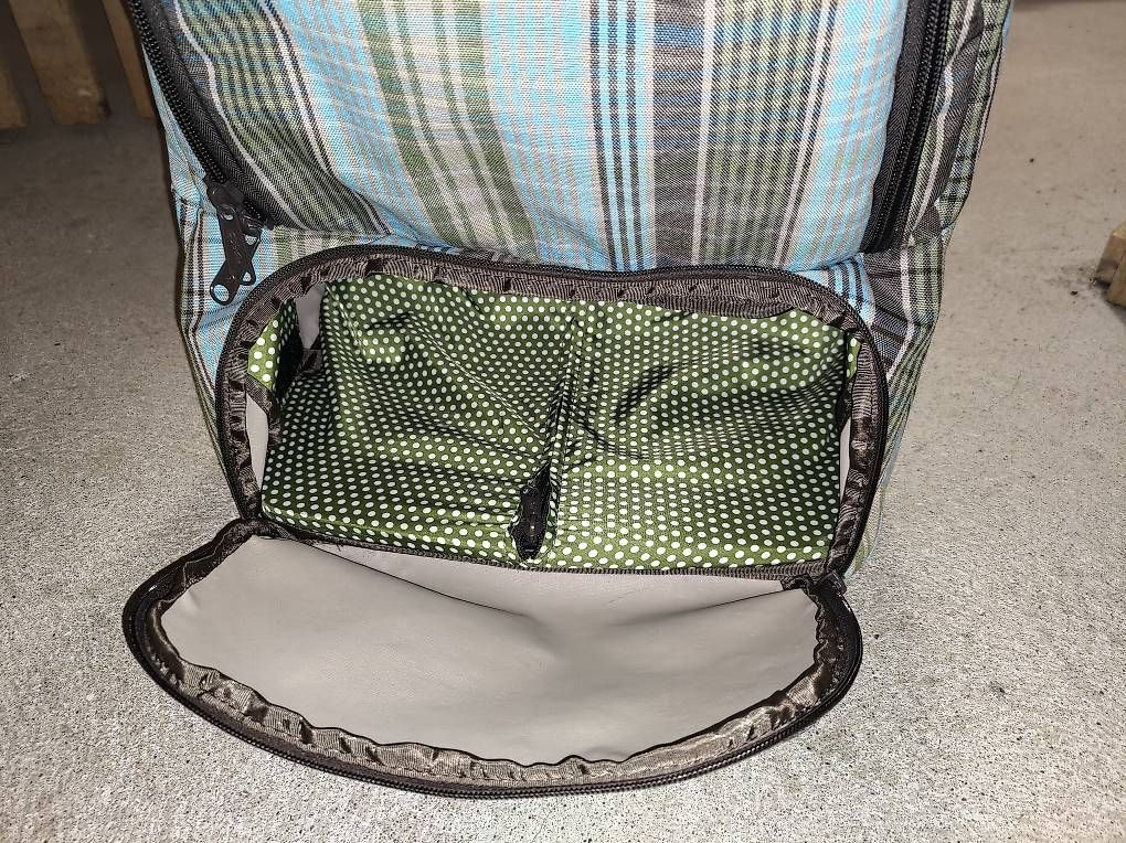 Valigie: Grande valise à roulettes Dakine – Usato da Bulle venduto da daisyl3176 3