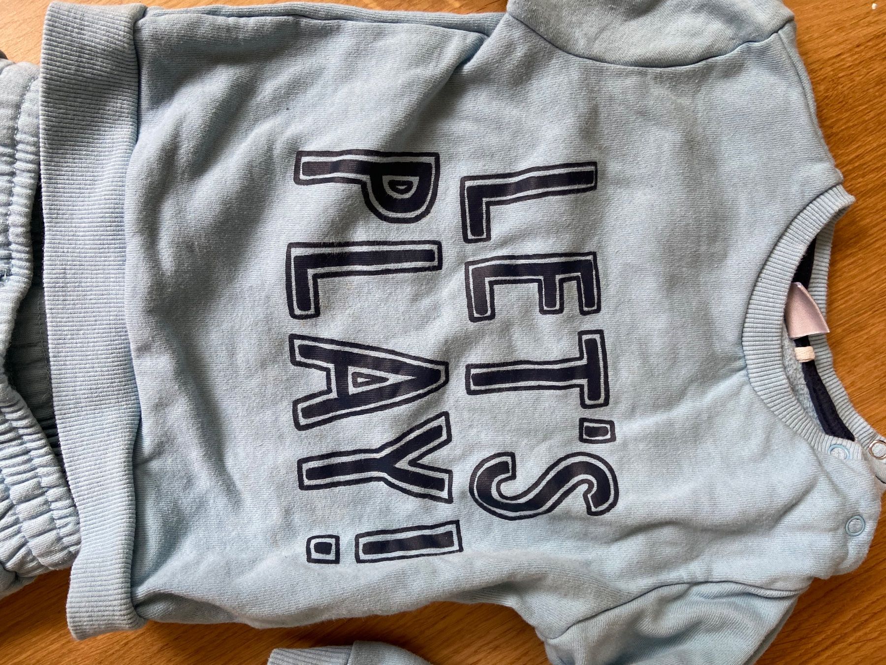 Lotti di vestiti: Trainer Hose / Pulli in Gr 86 – Usato da Zollikerberg venduto da Boston1981 2