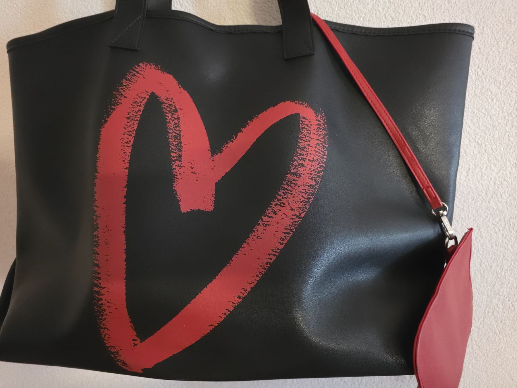 Desigual Taschen für Damen: Sac Desigual – Gebraucht aus Chavannes-le-Chêne von Flovw