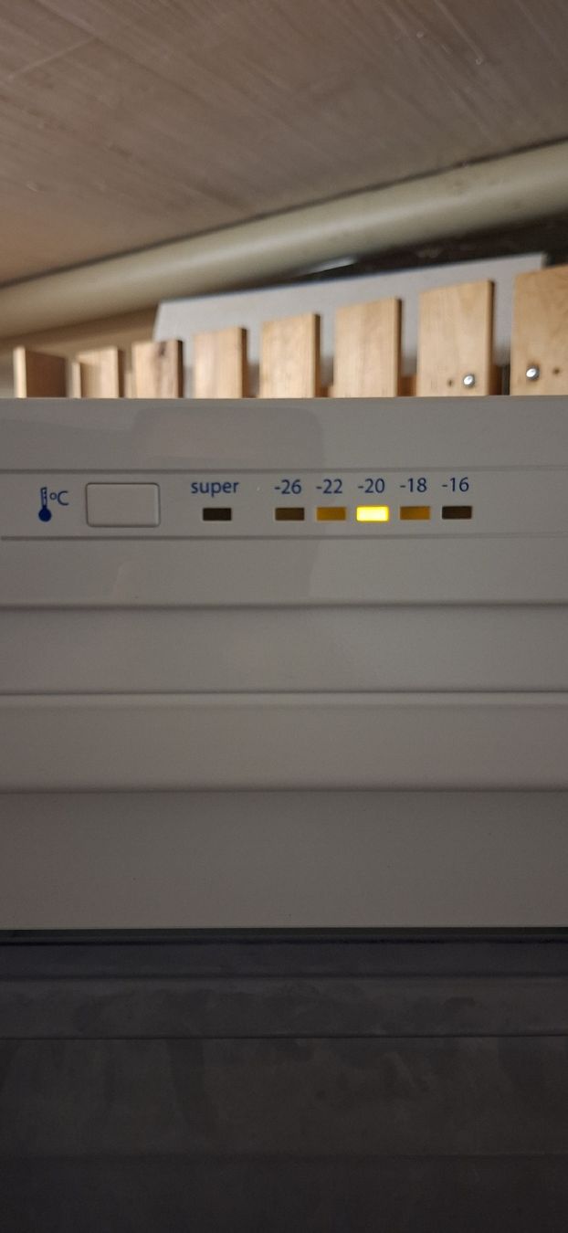 Novamatic Congelatori: NOVAMATIC Gefrierschrank 225 Liter – Usato da Weinfelden venduto da Fun52 4